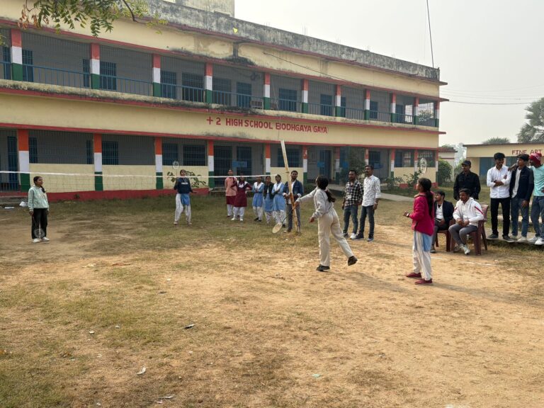बैडमिंटन प्रतियोगिता कंचन व नंदनी की टीम ने जीता विजेता का खिताब