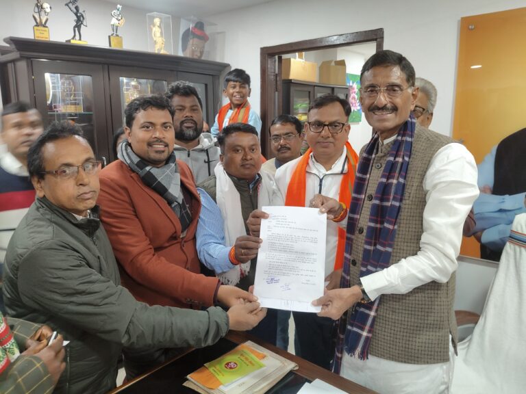 मैक्लुस्कीगंज की सबसे पुरानी सड़क को चालू रखने की मांग