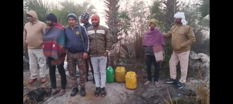 पोसवा गांव से 40 लीटर देसी शराब के साथ तीन शराब धंधेबाज गिरफ्तार