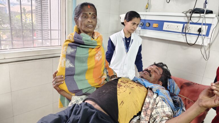काम करने से मना करने पर अधेड़ को पीटा