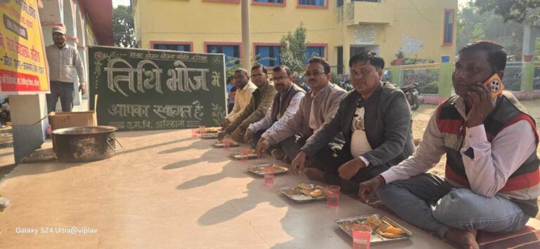 सेवानिवृत शिक्षक ने छात्रों का हौसला बढ़ाया