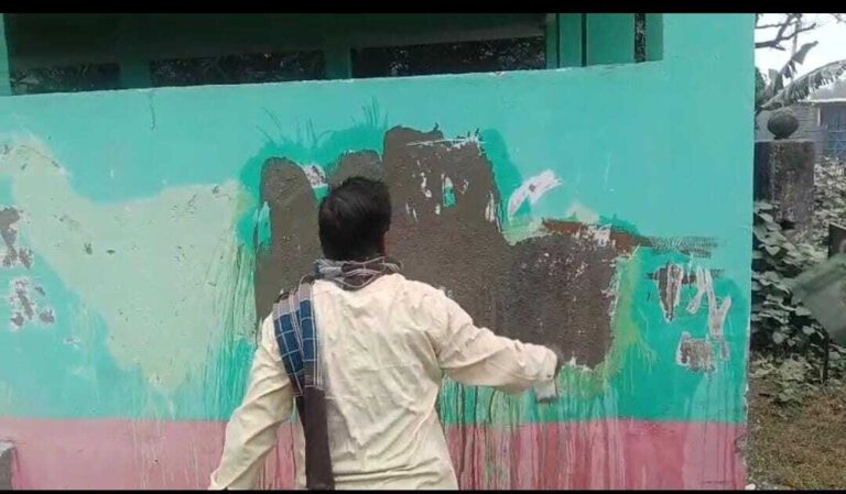 कब्रिस्तान में एक धार्मिक शब्द लिखने से आक्रोश