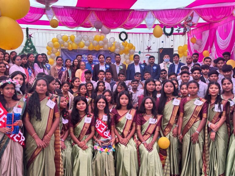 क्रिसमस समारोह में विद्यार्थियों ने पेश किये सांस्कृतिक कार्यक्रम