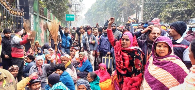 आज से अनिश्चितकालिन हड़ताल पर जायेंगे निगम के सफाईकर्मी