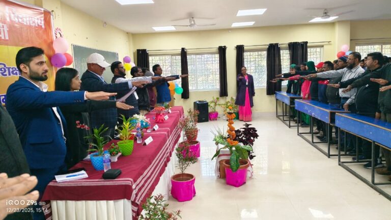 मैट्रिक में 75 प्रतिशत उपस्थिति अनिवार्य : डीइओ