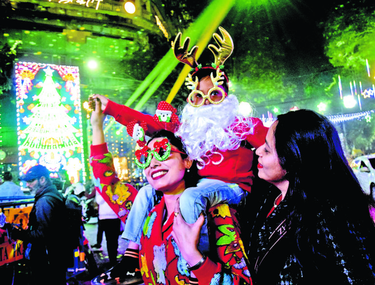 आज महानगर के सभी चर्च व पर्यटन स्थलों पर सुरक्षा के कड़े प्रबंध