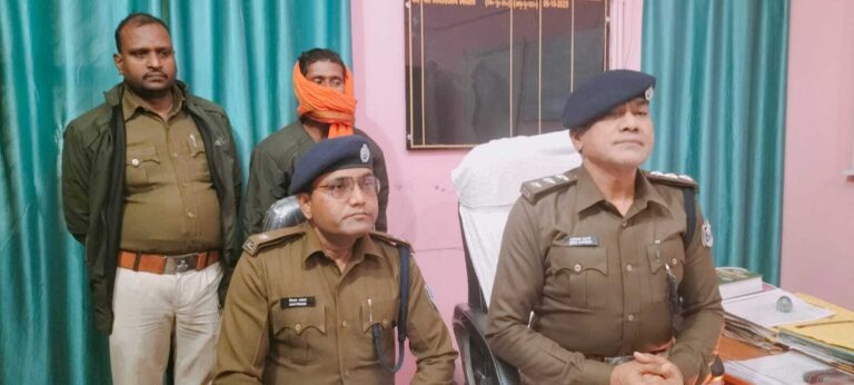 चैनपुर में युवक की गला काटकर हत्या मामले में फरार आरोपित गिरफ्तार