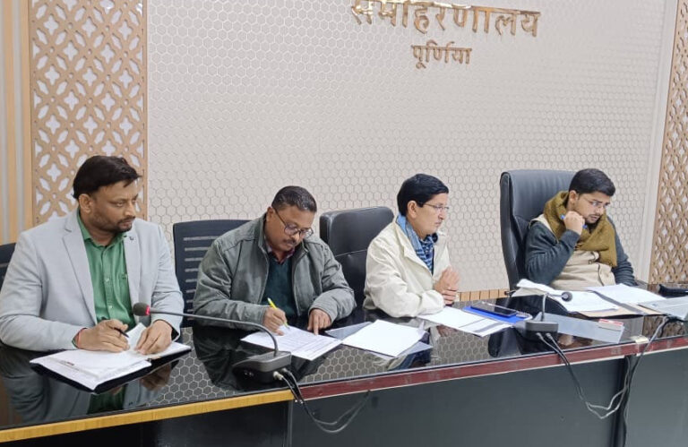 धान क्रय के 48 घंटे के अंदर किसानों को करें भुगतान : डीएम