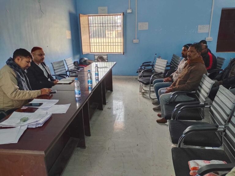 राशन कार्ड के नाम पर पैसा लेनेवालों पर होगी कार्रवाई : एसडीओ