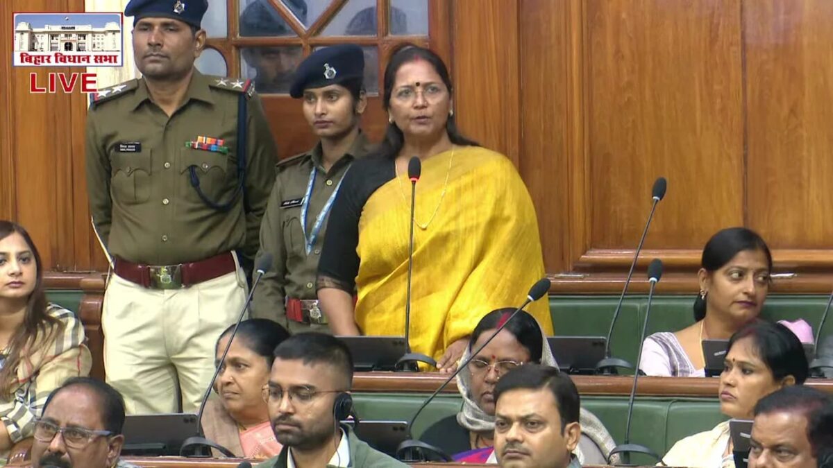 Bihar Politics: सदन के अंदर एक ही फ्रेम में दिखा तीन दलों का 'परिवारवाद', पिता आगे, मां पीछे, बगल में बैठी समधन 1 Nepotism