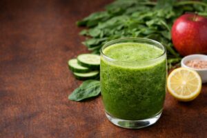 नए साल में खुद को दीजिए एक हेल्दी तोहफा, नोट कीजिए Green Detox Drink Recipe