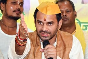 Tej Pratap Yadav: ‘दो-दो बीवियां, दो-दो ससुराल’ वाले बयान पर भड़के तेजप्रताप, पूर्व Ips के खिलाफ थाने में दर्ज की शिकायत