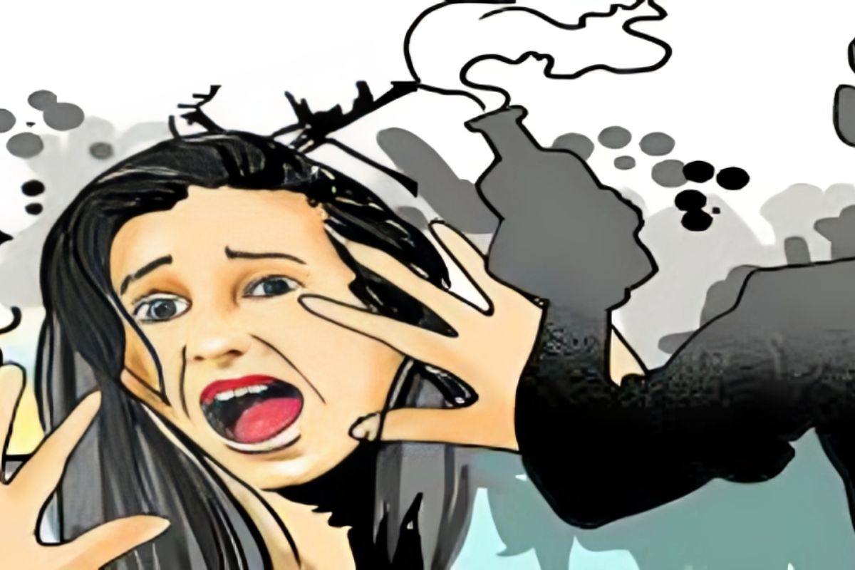 Bihar News: मोतिहारी में युवक ने युवती पर फेंका एसिड, बचाने आई मां भी झुलसी