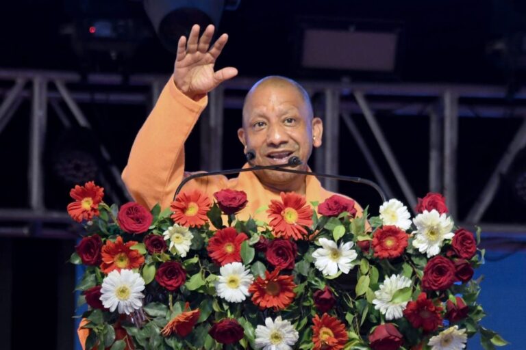 सीएम योगी ने किया सिद्धार्थनगर महोत्सव का शुभारंभ, कहा- उपद्रव से उत्सव की ओर उत्तर प्रदेश