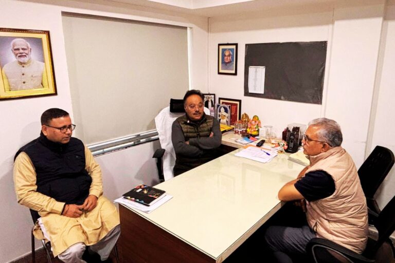 बंगाल चुनाव 2026: भाजपा अध्यक्ष शमिक भट्टाचार्य से दिलीप घोष की मुलाकात से राजनीतिक हलचल तेज