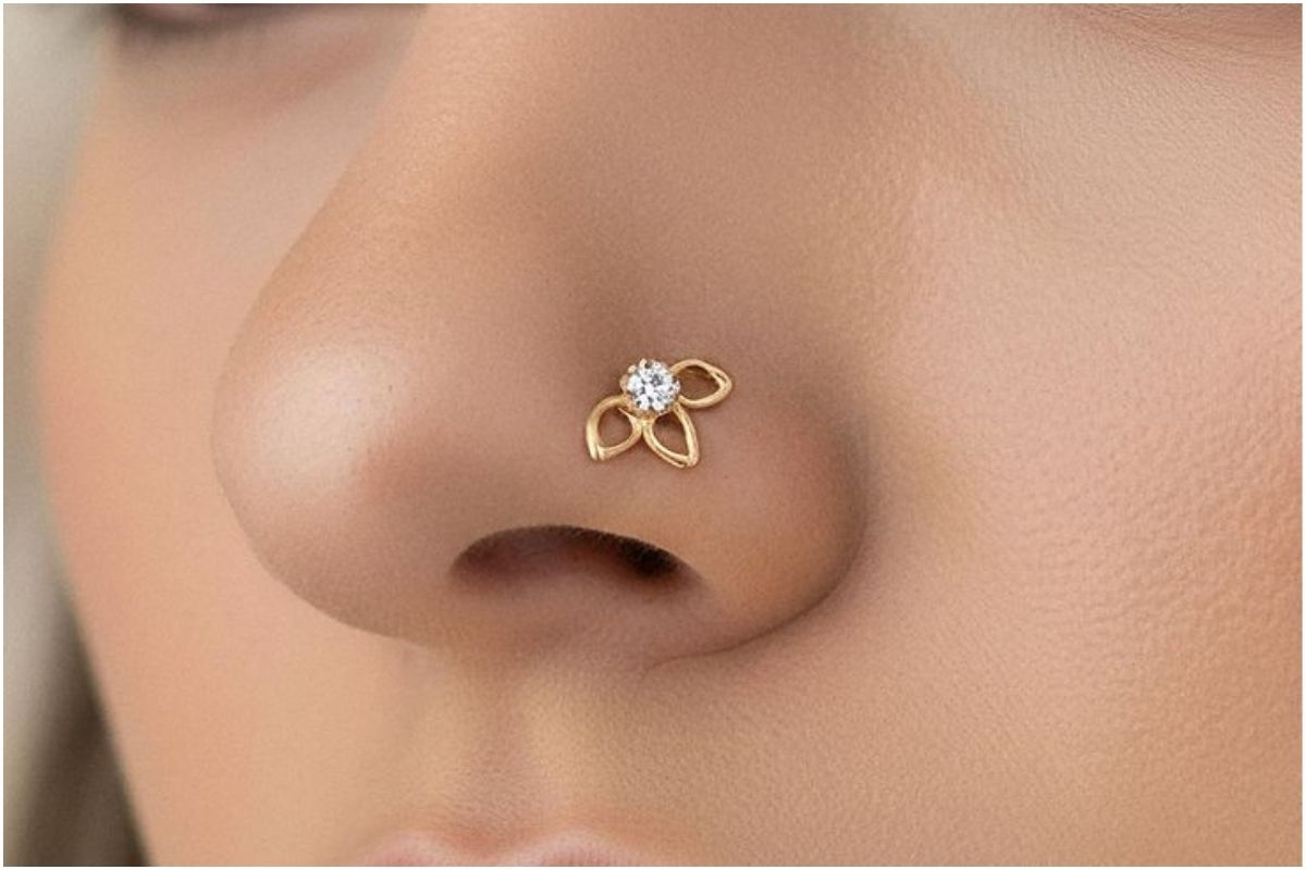 Latest Nose Pin Designs: चेहरे की खूबसूरती बढ़ा देंगे नोज पिन के ये लेटेस्ट डिजाइन 4 Floral Gold Nose Pin