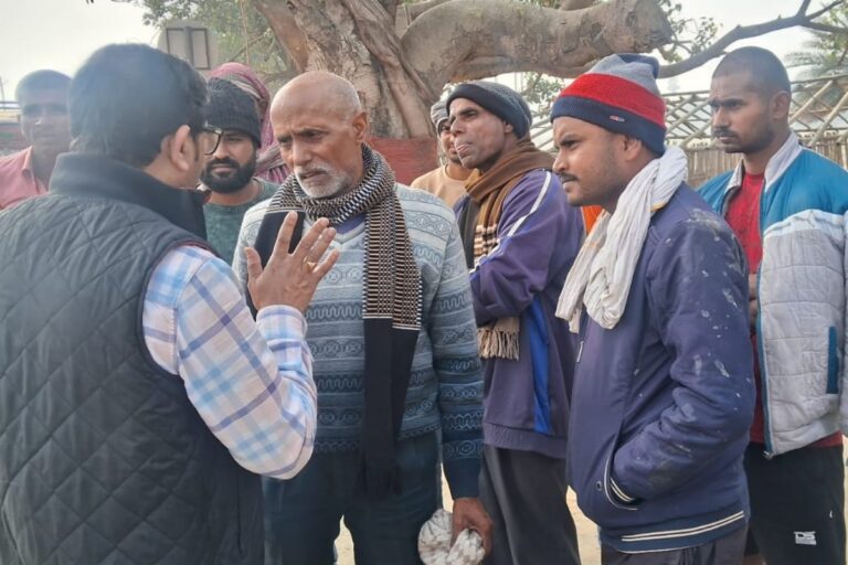 Bihar News: सुल्तानगंज में रुका गंगाजल लिफ्ट परियोजना का काम, किसानों और कंपनी के कर्मियों के बीच हुई तू-तू मैं-मैं