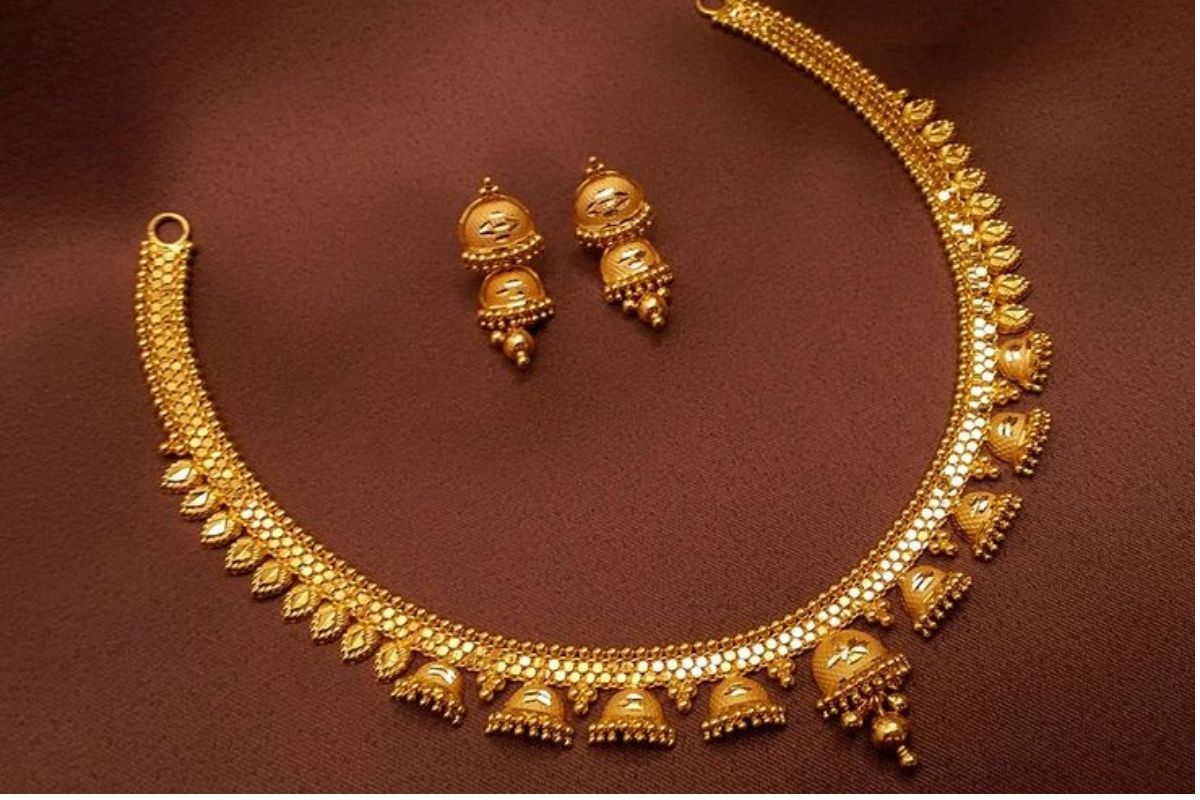 Light Weight Gold Necklace Set 10 Grams 2