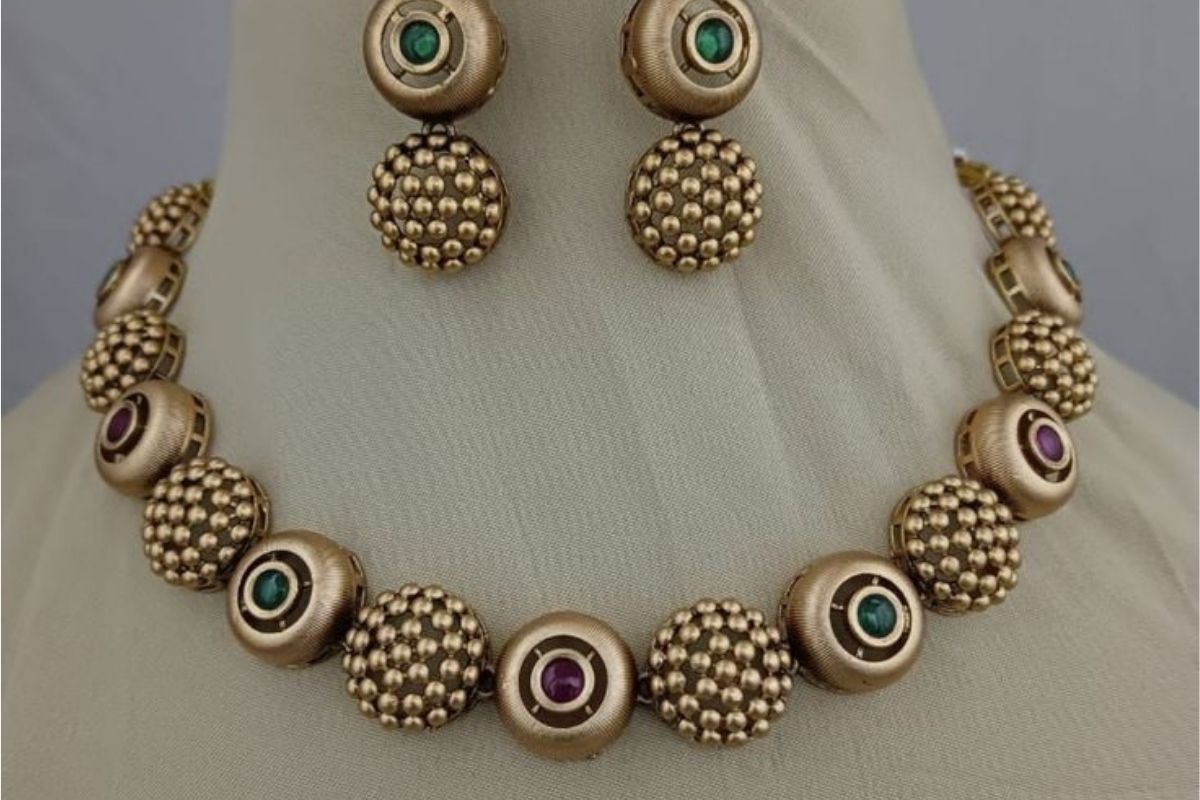 Light Weight Gold Necklace Set 10 Grams Matte Glossy