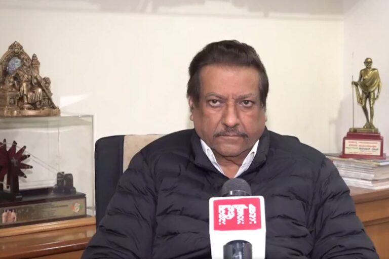 Prithviraj Chavan: पीएम मोदी पर पृथ्वीराज चव्हाण ने दिया विवादित बयान, बाद में देने लगे सफाई  