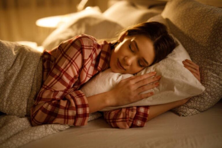 Sleeping Tips in Hindi: अच्छी नींद के लिए आजमाएं ये जरूरी टिप्स, शरीर भी रहेगा स्वस्थ