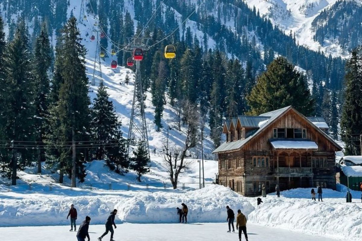 Most Beautiful Places In India: जन्नत जैसा अहसास! भारत की ये 5 जगहें देख लीं, तो छोड़ देंगे विदेश जाने की इच्छा 5 Snow Mountains And Gulmarg Landscape In Winter