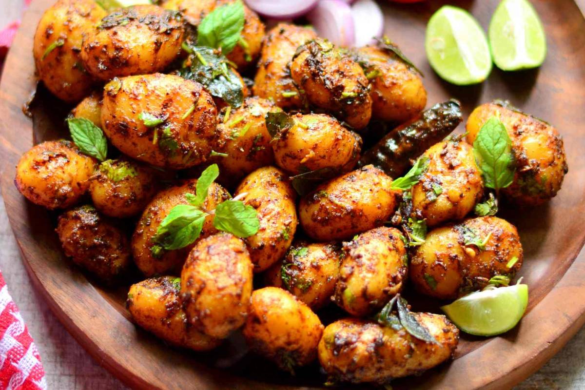 Baby Potato Fry Recipe: बेबी पोटैटो फ्राई बनाने की विधि हिन्दी में