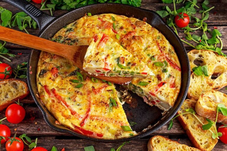 Tomato Omelette Recipe: ब्रेकफास्ट में बनाएं टोमैटो ऑमलेट, बच्चों को खूब आएगा पसंद