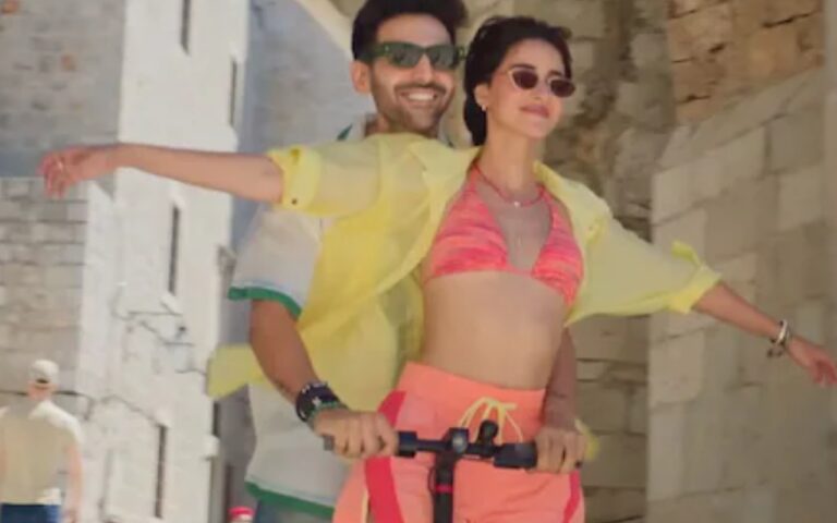 Tu Meri Main Tera Main Tera Tu Meri Box Office: रेंग-रेंग कर आगे बढ़ रही ‘तू मेरी मैं तेरा मैं तेरा तू मेरी’, 10वें दिन की कमाई देख लगेगा झटका