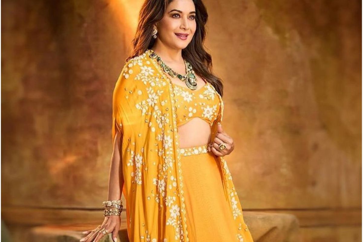 Yellow Chiffon Saree With Mirror Work