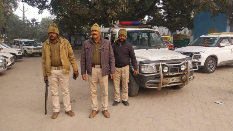 श्वान दस्ता की टीम ने की जांच