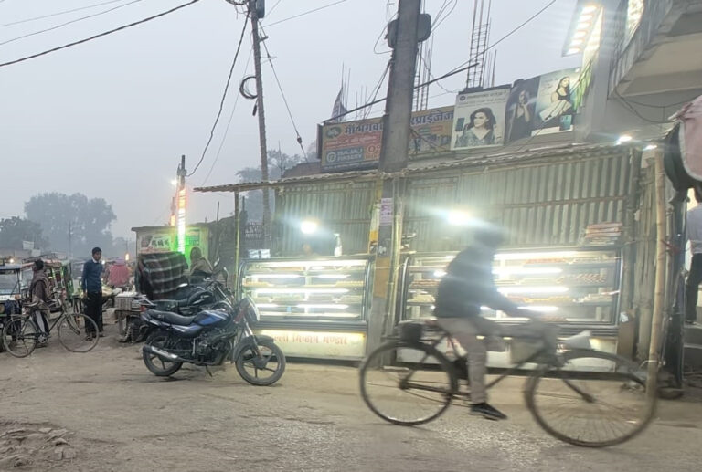 अभियान के सात दिन बाद ही फिर हुआ सड़क का अतिक्रमण