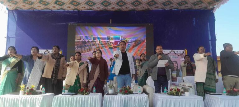 Seraikela Kharsawan News : एसडीएम ने कुरीतियों के खिलाफ शपथ दिलायी