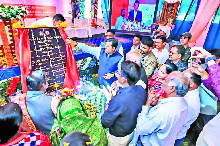 Jharsuguda News: शिक्षा के उत्थान में गोदावरीश मिश्र का योगदान अतुलनीय : त्रिपाठी
