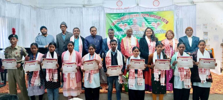 East Singhbhum News : बीच में पढ़ाई न छोड़ें छात्र, सरकार करेगी मदद : सोमेश सोरेन