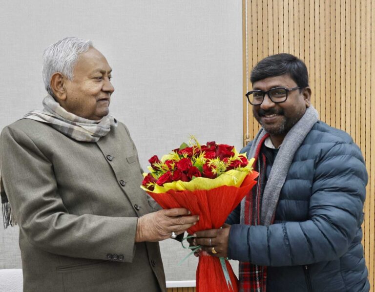 विधायक ने सीएम के से मेडिकल कॉलेज की शिलान्यास को ले की चर्चा