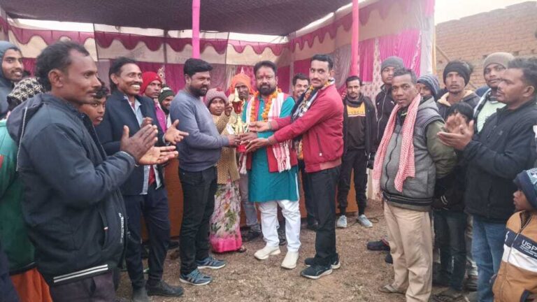 अजय इलेवन ने क्रिकेट के फाइनल में राधामाठ को हराया