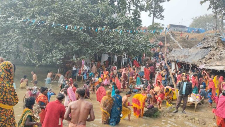 झोपादाह के पवित्र कुंड में श्रद्धालुओं ने किया पवित्र स्नान