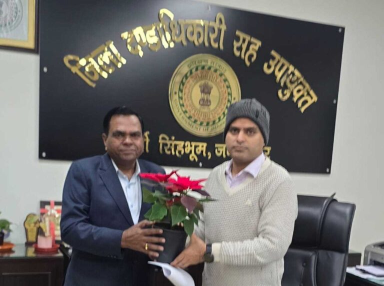 East Singhbhum News : क्षतिग्रस्त चहारदीवारी के जीर्णोद्धार की मांग
