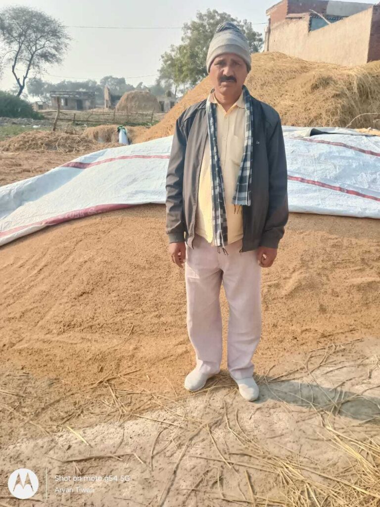 धान खरीद को लेकर किसान व प्रशासन आमने-सामने, खलिहान में पड़ा धान बना परेशानी