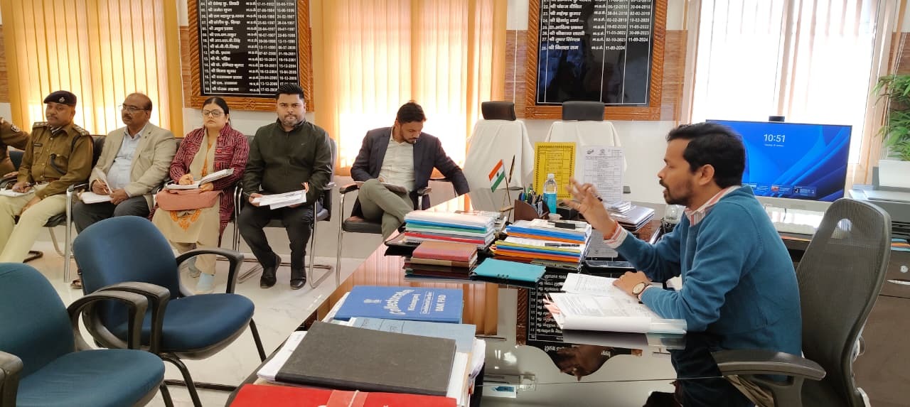 टास्क फोर्स की बैठक में सड़क सुरक्षा व परिवहन व्यवस्था की समीक्षा