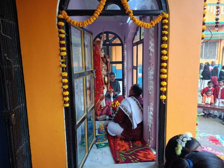 Samastipur News:पीसी हाई स्कूल पटसा में धूमधाम से हुई पूजा