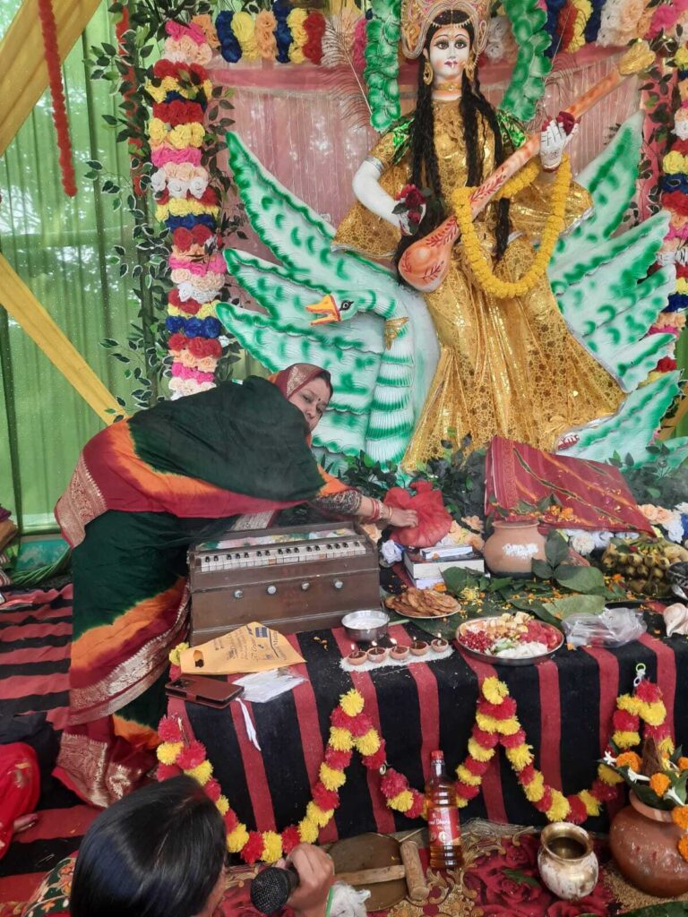 Madhubani News : ट्रिनिटी स्कूल में मां सरस्वती की हुई पूजा-अर्चना