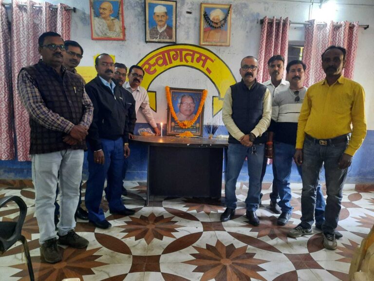 कर्पूरी ठाकुर के नाम पर स्मारक या चौक बनाने की मांग