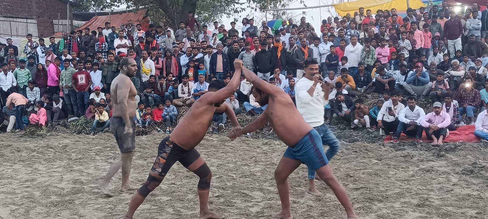 इतमादी सरस्वतीनगर में दो दिवसीय दंगल का शुभारंभ