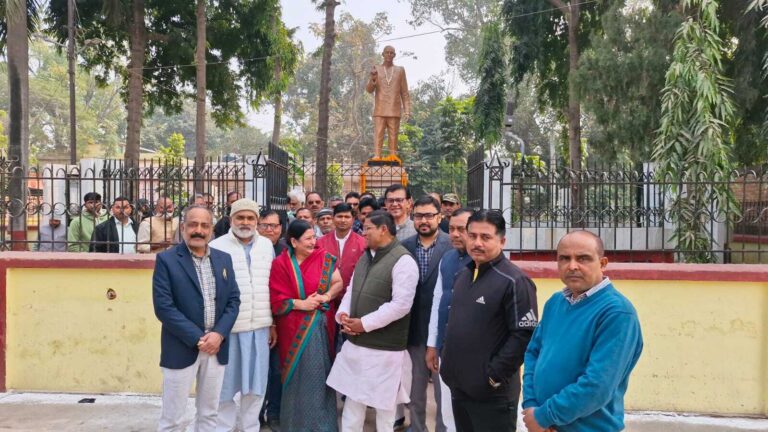 समाज के सभी वर्गों के उत्थान में त्रिपुरारी बाबू ने स्वयं को कर दिया समर्पित : प्रभारी मंत्री