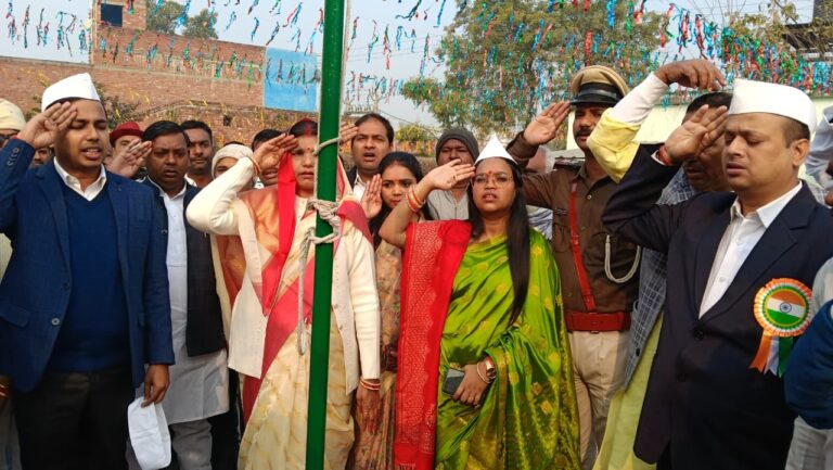 गणतंत्र दिवस पर देशभक्ति के रंग में रंगा रामगढ़