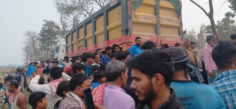 हाइवा की ठोकर से साइकिल सवार छात्रा की मौत