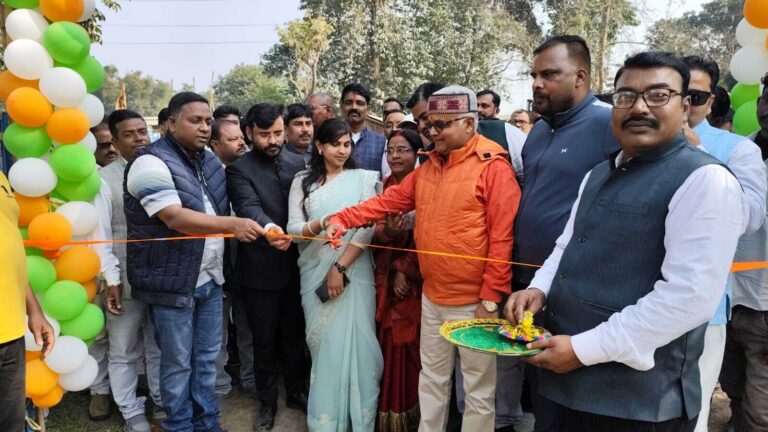 अंबेडकर मूर्ति परिसर में ओपन जिम का मुख्य पार्षद ने किया उद्घाटन