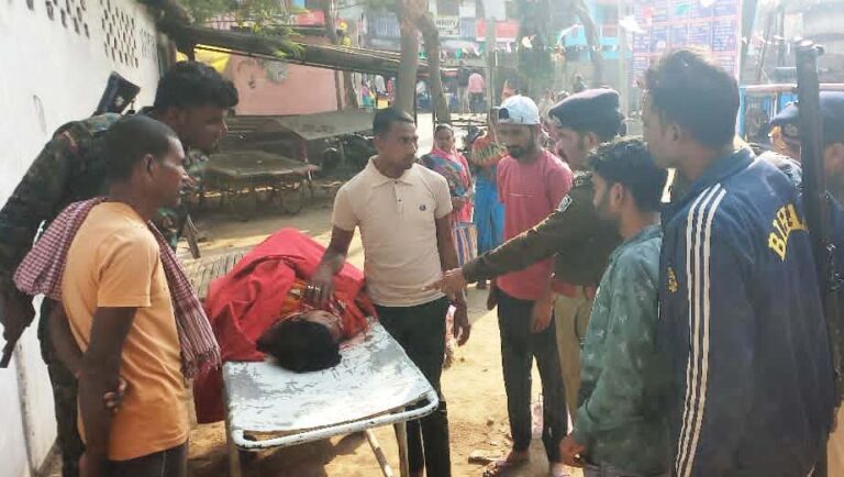 दो बाइक की आमने-सामने की टक्कर में एक महिला की मौत, युवक घायल